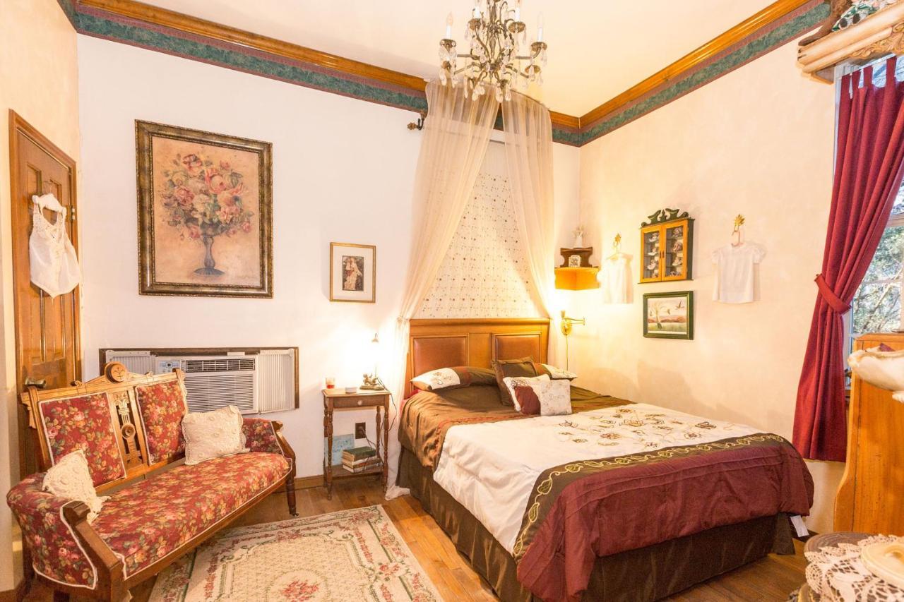 The Victorian Cottage At Creekside Camp & Cabins Marble Falls Luaran gambar