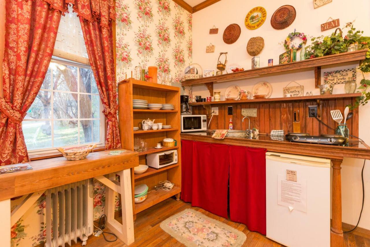 The Victorian Cottage At Creekside Camp & Cabins Marble Falls Luaran gambar